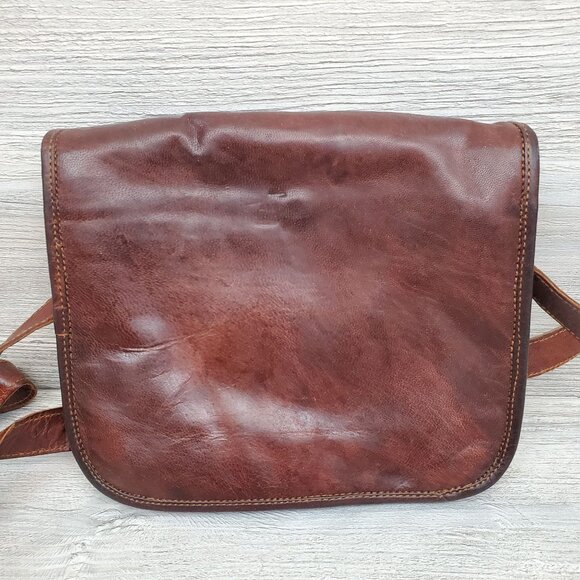 Vintage Avani leather mini messenger style crossbody - Picture 2 of 10